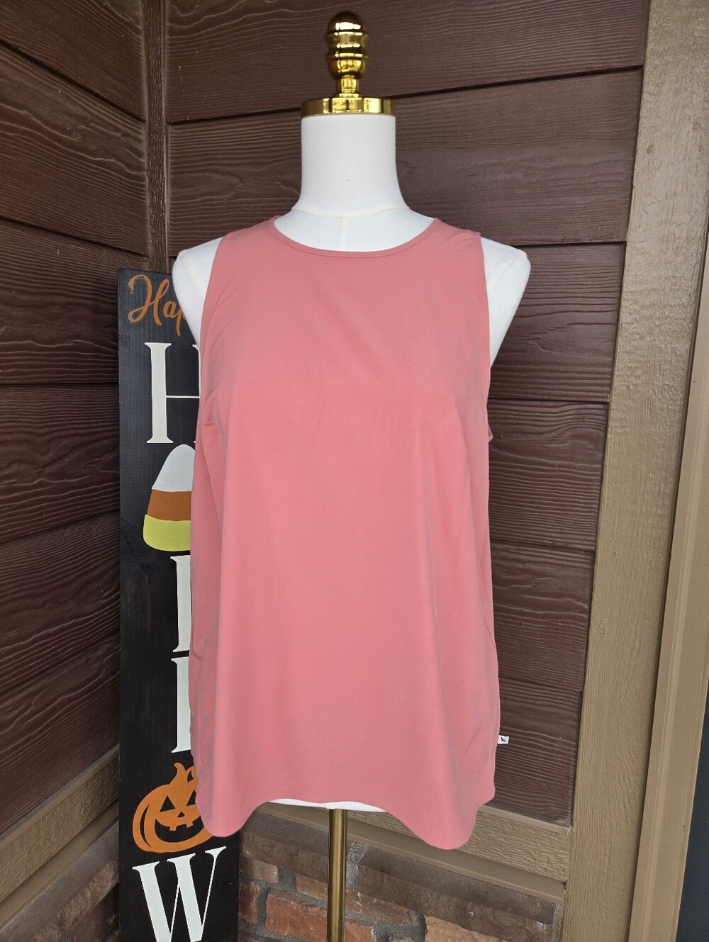 Eddie Bauer Coral Sleeveless Scoop Neck Tank Top – Women’s Medium